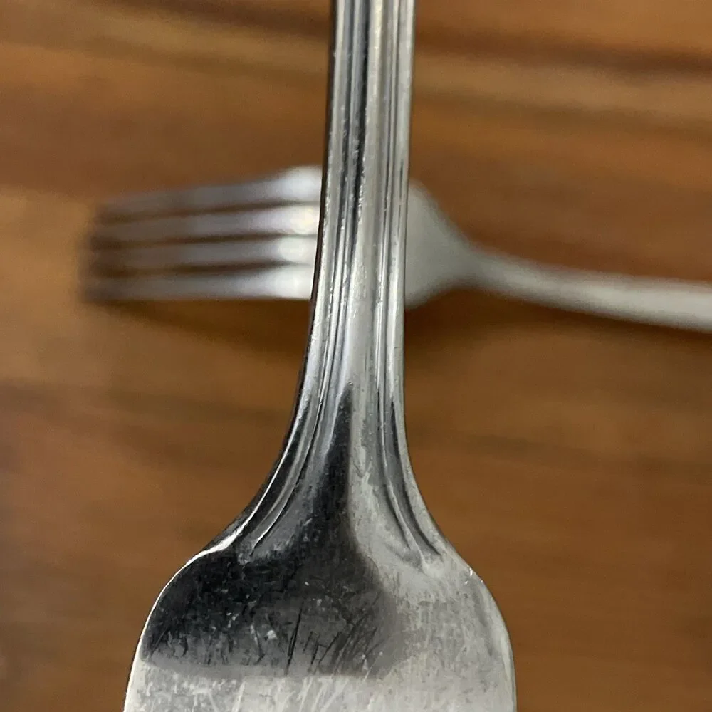 Reed & Barton Lot of 2 Hadley Stainless Dinner Forks 8 1/8